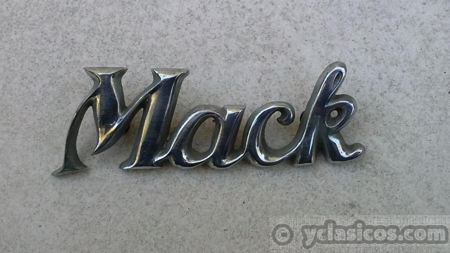 Emblema radiador Mack
